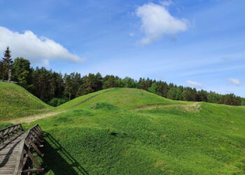 Šeimyniškėlių piliakalnio sutvarkymas gali kainuoti iki pusės milijono eurų.