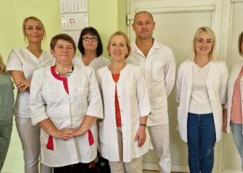 Anykščių pirminės sveikatos priežiūros centro direktorius Kęstutis Jacunskas džiaugiasi puikiu darbuotojų kolektyvu.