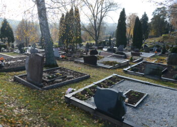 Globalėjant Lietuvai, atsiranda vis daugiau norinčiųjų mirusius artimuosius laidoti netradiciškai.