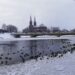 Savaitgalį užrašas „Čia gera gyventi“ skendėjo ižo leduose.