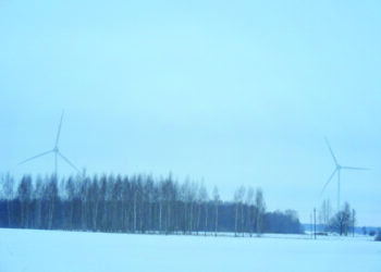 Kavarsko seniūnijoje, šalia kelio Kavarskas-Taujėnai, jau sukasi dvi vėjo elektrinės.