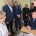 Anykščių pirminės sveikatos priežiūros centre apsilankęs šeimos gydytojos Vitalijos Giriūnienės kabinete sveikatos apsaugos ministras Arūnas Dulkys prašė medikės ne girti ministerijos sprendimus, o išsakyti kritiškas pastabas.