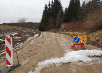 Kol kas Elmos gatvės rekonstrukcijos darbai yra sustoję.