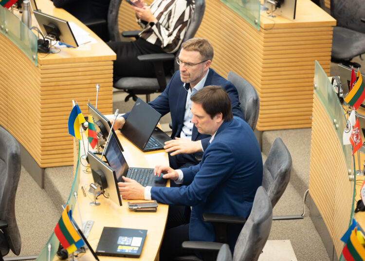 Seimo nariai Linas Kukuraitis ir Tomas Tomilinas parengė siūlymus dėl regionams itin svarbios jaunų šeimų būsto programos.