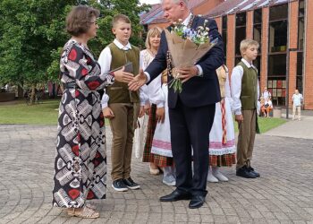 Anykščių garbės piliečiu šiais metais paskelbtas gamtininkas, Tarybos narys, tris kadencijas rajono vadovu dirbęs Sigutis Obelevičius. Šventėje negalėjusio dalyvauti Garbės piliečio kalbą perskaitė jo žmona Alytė Obelevičienė.