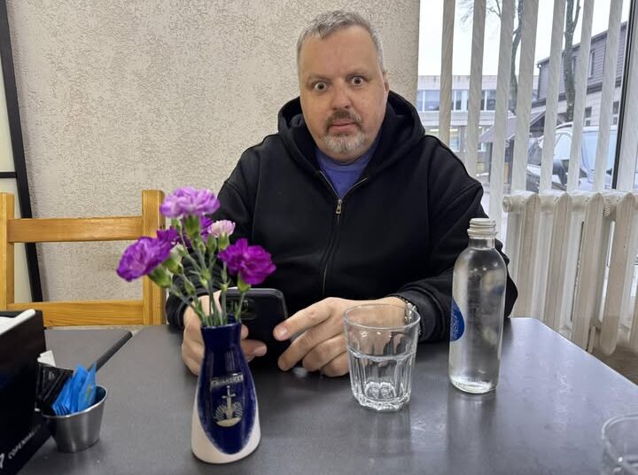 Andrius Užkalnis Kavarske. Nuotrauka iš Ričardo Savukyno feisbuko.
