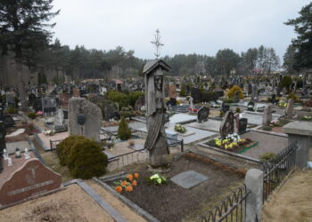 Dažniausiai Anykščių rajono kapinėse ant naujų paminklų galima pamatyti užrašus, jog velionis mirė sulaukęs kiek daugiau nei aštuoniasdešimt metų.