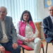 Susirinkusieji gyvai šnekėjosi su knygos sudarytojais Rimantu Baniu (kairėje), Lina Beleckaite-Stukiene ir Virginijumi Lackumi.  			                  Vitos Ražanskienės nuotr.