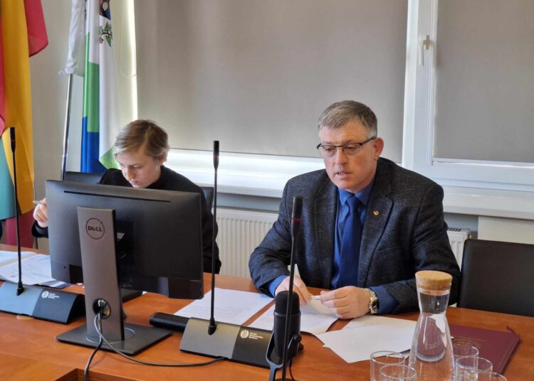 Anykščių rajono mero pavaduotojas, Turizmo komisijos pirmininkas Dainius Žiogelis sakė, kad Anykščių rajono savivaldybė nedidins vietinės rinkliavos, kuri šiuo metu siekia 1 eurą.
