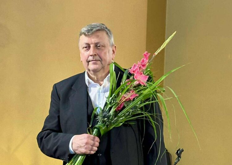 Profesorius Tomas Ladiga Pasaulio anykštėnų bendrijos pirmininu perrinktas dar vienai kadencijai. Laimo FERGIZO nuotraukos.