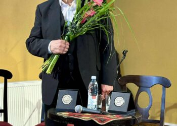 Profesorius Tomas Ladiga Pasaulio anykštėnų bendrijos pirmininu perrinktas dar vienai kadencijai. Laimo FERGIZO nuotraukos.