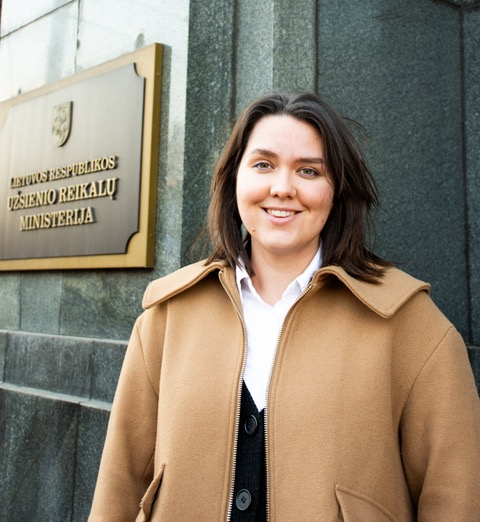Anykštėnė Simona Stražinskaitė jau 3 metus yra diplomatė, dirbanti Užsienio reikalų ministerijos Sankcijų grupėje. Mergina sako, jog diplomatui svarbiausia – žinių siekimas.
Pijaus Balčiaus nuotr.