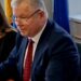 Anykščių rajono meras Kęstutis Tubis sakė nieko blogo nematantis, kad Anykščiuose medžiai „trinkelizuoti“, nes taip esą yra ir kituose miestuose.