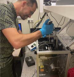 Dr. Marijonas Tutkus darbo vietoje.