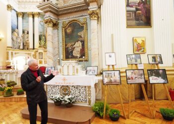 Troškūnų Švč. Trejybės ir vienuolyno ansamblis feisbuko nuotr.