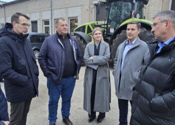 Kooperacijos darbo grupė posėdžiauti rinkosi į Žemės ūkio kooperatyvą „Radviliškio aruodas“. Nuotrauka D. Kižausko.