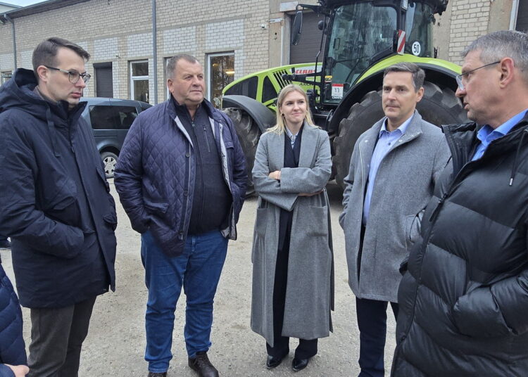 Kooperacijos darbo grupė posėdžiauti rinkosi į Žemės ūkio kooperatyvą „Radviliškio aruodas“. Nuotrauka D. Kižausko.